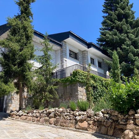 Los Cedros, Gran Chalet Con Piscina Y Apartamento En Navacerrada Villa Esterno foto