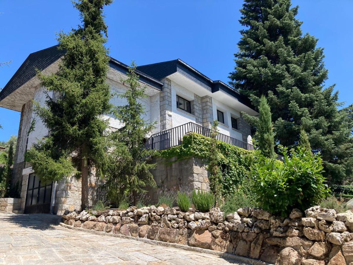 Los Cedros, Gran Chalet Con Piscina Y Apartamento En Navacerrada Villa Esterno foto