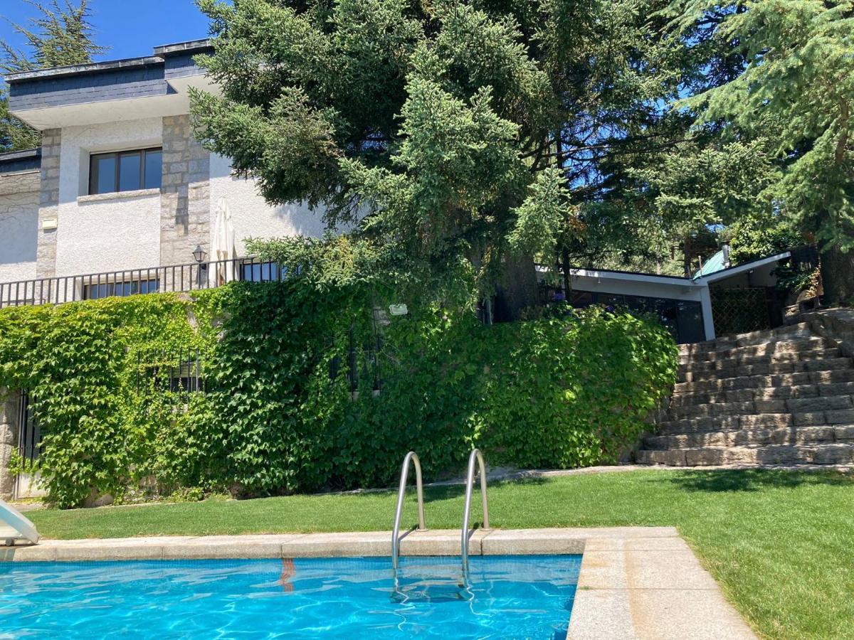 Los Cedros, Gran Chalet Con Piscina Y Apartamento En Navacerrada Villa Esterno foto