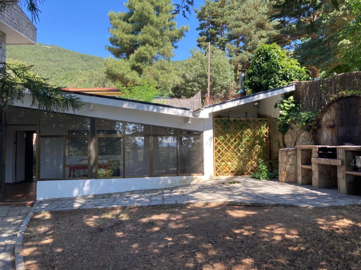 Los Cedros, Gran Chalet Con Piscina Y Apartamento En Navacerrada Villa Esterno foto