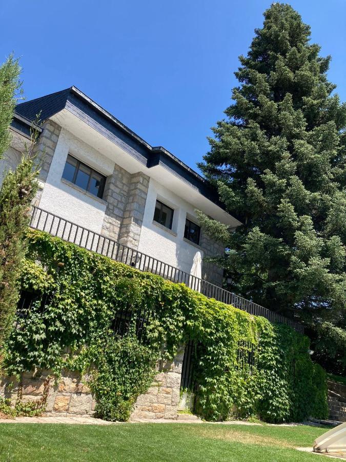 Los Cedros, Gran Chalet Con Piscina Y Apartamento En Navacerrada Villa Esterno foto